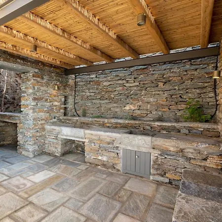 Willa Luxury Ammos With A Swimming Pool Overlooking The Of Xyla On The Island Of Kea