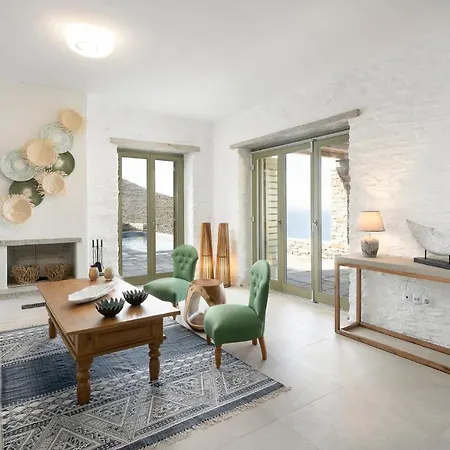 Willa Luxury Ammos With A Swimming Pool Overlooking The Of Xyla On The Island Of Kea