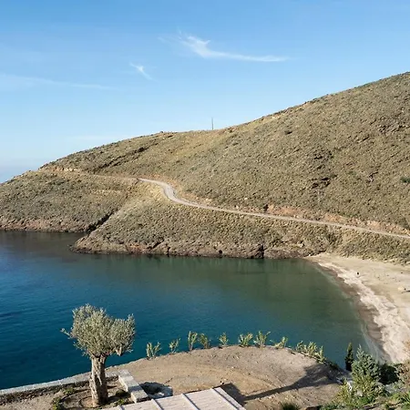 Willa Luxury Ammos With A Swimming Pool Overlooking The Of Xyla On The Island Of Kea Ioulis