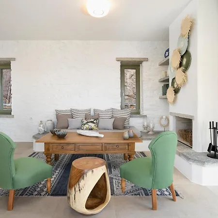 Luxury Ammos With A Swimming Pool Overlooking The Of Xyla On The Island Of Kea * Ioulis
